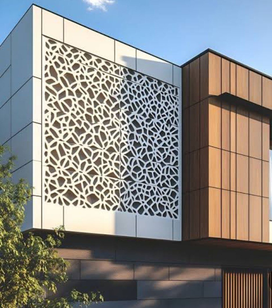 تصميم واجهة فيلا مودرن مكسوة بألواح حديد قص ليزر CNC مدهونة ببوية فرن حرارية مع إضاءة ليد بالشرقية