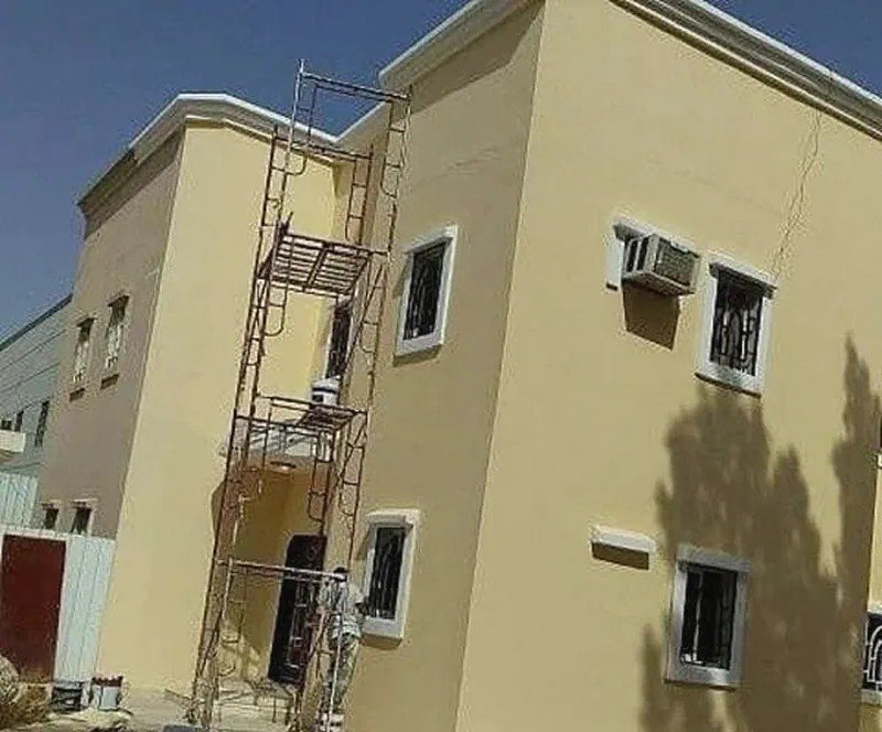 تجديد دهانات واجهة مجمع ومحلات تجارية بالخبر حي العليا