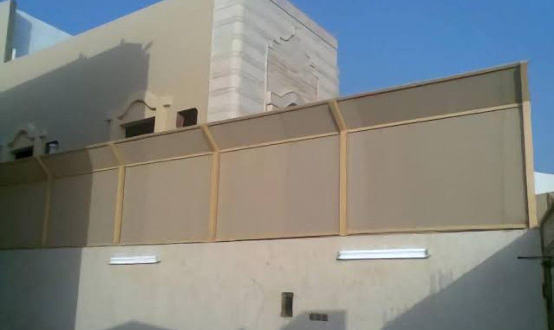 تركيب ساتر شينكو مدعم بتيوبات حديد لسور منزل برأس تنورة حي الأندلس