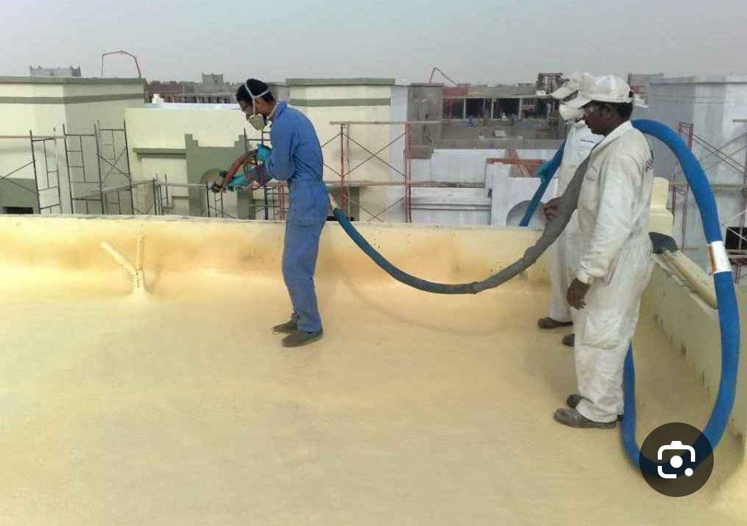 أعمال عزل مائي وحراري لسطح منزل قريب من البحر في رأس تنورة حي الأندلس