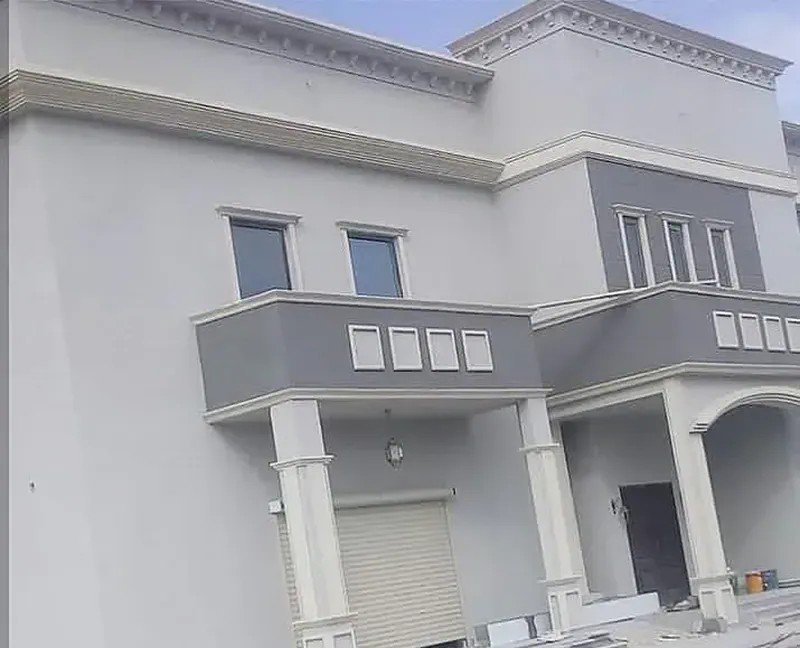 تشطيب دهانات واجهة منزل مودرن بألوان متناسقة في مدينة عنك
