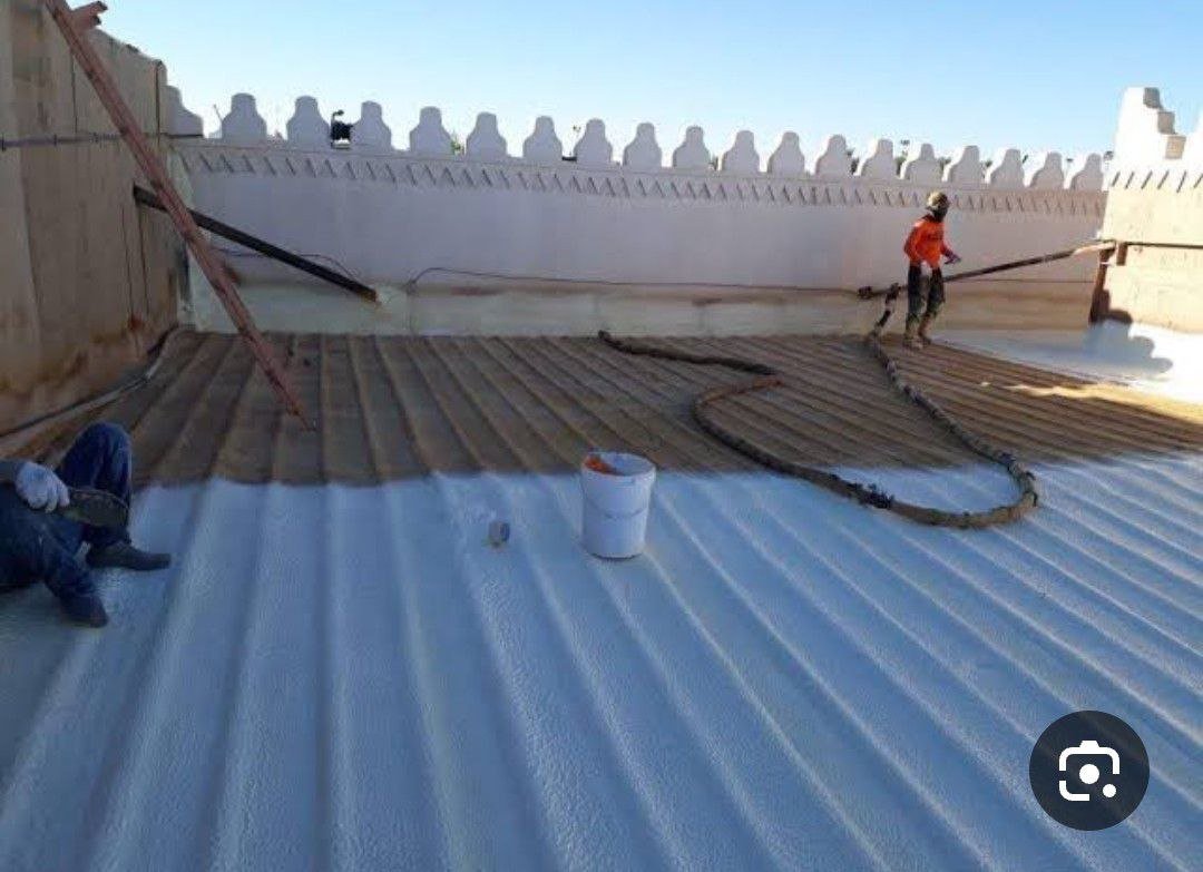 عزل حراري لسقف صاج شينكو لملحق خارجي بالفوم في مدينة عنك
